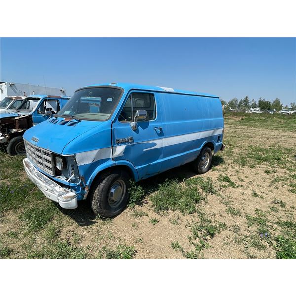 Dodge ram 250 van. VIN 2B7HB23X1JK159904, sold for parts