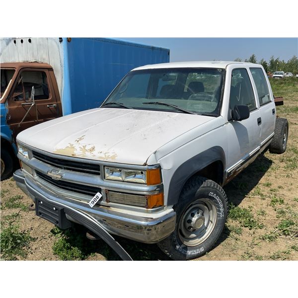 1999 Chevy 3500 truck. Propane, good tires. VIN 1GCHK33RXYF442074, sold for parts