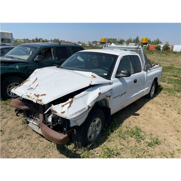 2001 Dodge Dakota sport . Reefer van cooler, fuel tank, tool box. VIN 1B7GL22X41S271449, sold for pa