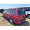 Image 4 : Chevy Venture Van. Rims, steering column. VIN 1GNDX03E6WD151681, sold for parts
