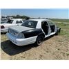 Image 3 : Ford police cruiser, sold for parts