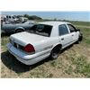 Image 3 : Ford police cruiser, sold for parts