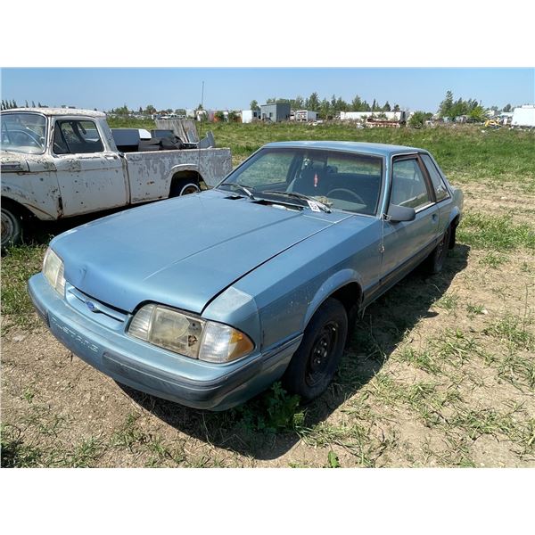 1990 Ford Mustang . Tires hold air. VIN 1FACP40A4LF191762, sold for parts