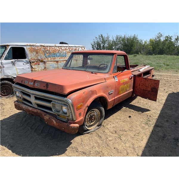 GMC 1500 V8 truck, , sold for parts