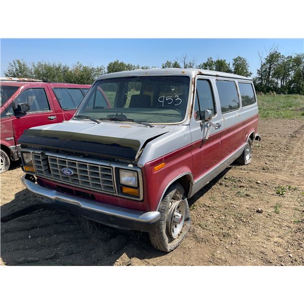 1990 Ford Clubwagon Xlt. VIN 1FMEE11H8MHA46986, sold for parts