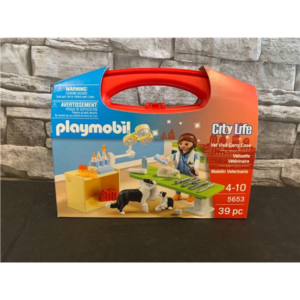 Playmobil City Life Vet Visit Carry Case 39 Pcs 4-10