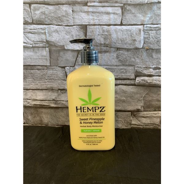 Hempz Sweet Pineapple & Honey Melon Herbal Body Moisturizer 500ml