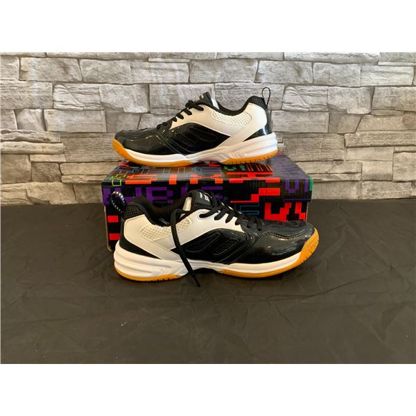 Mens Pickle Ball/Tennis Shoes Black and White Colour Size 7