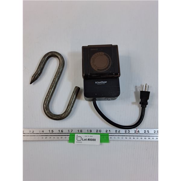 SaskPower Plug-in Timer & S-Hook (8" Long)