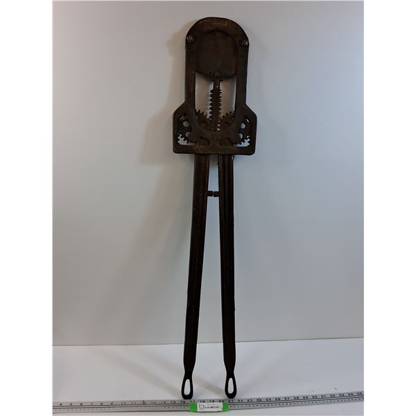 Cattle De-Horner Tool - 37.75" Long x 8" Wide - PICK UP ONLY