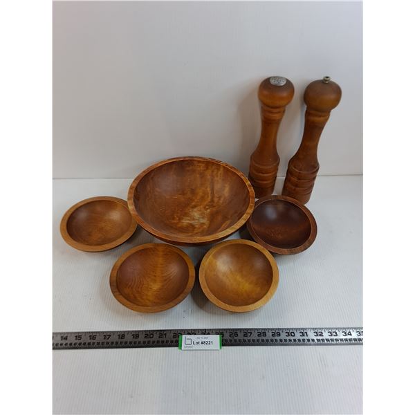 Baribo-Maid Wooden Salad Serving Set, Large Wooden Salt & Pepper Shakers