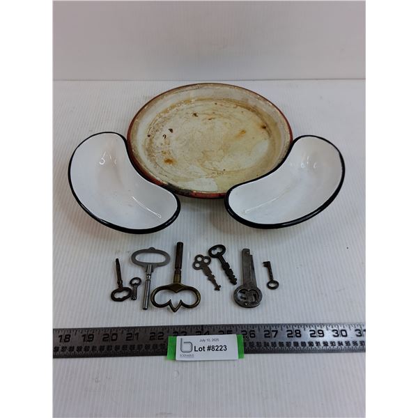 Vintage Enamel Ware Plate & Pans, Antique/Vintage Keys