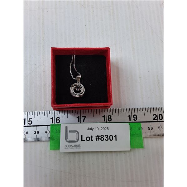 Costume Jewelry Necklace- CANNOT AUTHENTICATE