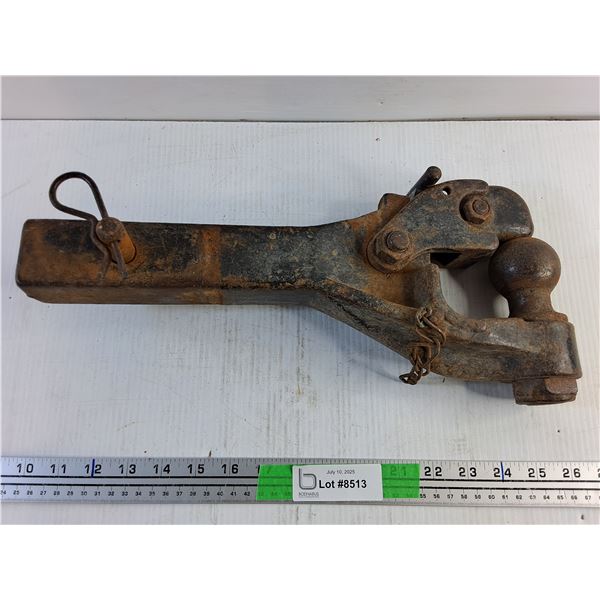 Locking Trailer Hitch  -  PICK UP