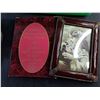 Image 5 : Tupperware Container with Lid, Wall Decor and Deluxe Antique Style Photo Frame