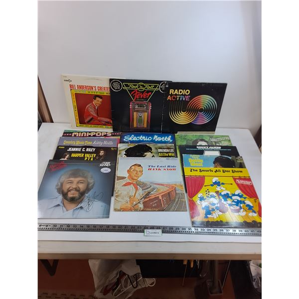 (14) Mostly Vintage Records (Hank Snow, Brenda Lee, Loretta Lynn)