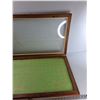 Image 6 : Wooden Display Case - 32.5 x 20.5'' As Is - PICK UP ONLY