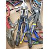 Image 4 : Pliers & More B