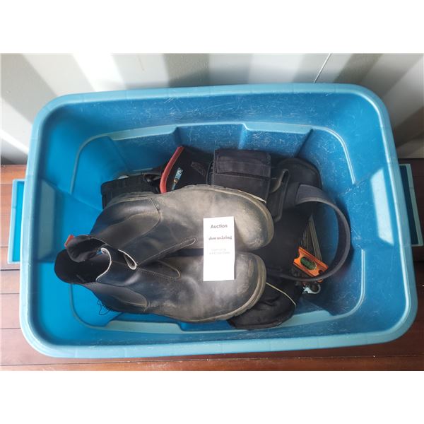 Men's Boots, Belt & Socket Set B