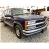 Image 8 : 119 -- 1999 CHEVROLET SUBURBAN, BLUE, 198858 MILES, 4X4