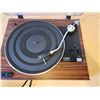 Image 2 : 416 -- YAMAHA AUTO RETURN TURNTABLE MODEL YP-66