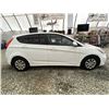 Image 11 : 2015 HYUNDAI ACCENT, WHITE, 119393 KMS, FRONT WHEEL DRIVE,  REBUILT STATUS
