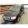Image 4 : 2015 CHRYSLER TOWN N COUNTRY, BLACK, 195924 KMS, FRONT WHEEL DRIVE,  NO DESIGNATIONS