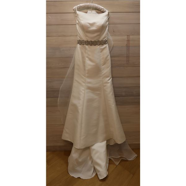 Wedding Dress, Strapless w/ Beaded Belt, Size 8 (US Size XS/4)