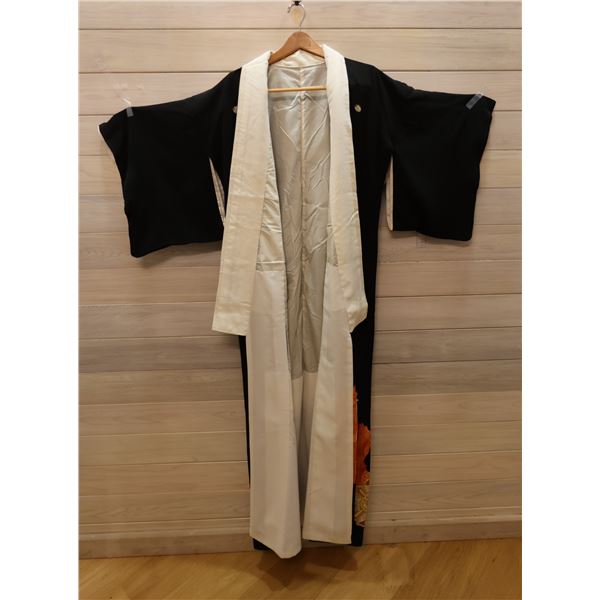 Black Japanese Kimono w/ Floral Design & Tag Marked 1330 - 99  Women's One Size