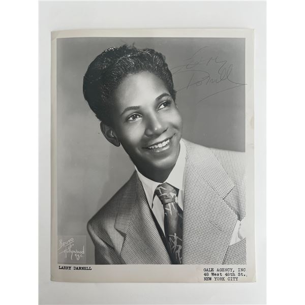 Larry Darnell signed photo