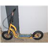 Image 1 : HUFFY THROTTLE AIR TIRE SCOOTER