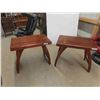 Image 1 : 2 End Tables/Stands 