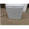 Image 1 : Danby Bar Fridge 19'' x 17 1/2'' x 18'' 