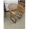 Image 2 : 2 Sunroom Chairs, Need Seat Cushions. 