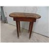 Image 2 : Vintage Kidney Shape Table 18'' x 10'' x 18'' H , Painted 2