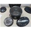 Image 2 : 2 Roasting Pans with Lids, Stock Pot 