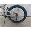 Image 2 : Huffy BMX/Freestyle VM 200 20" Wheels with Freestyle Pegs in 