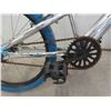 Image 8 : Huffy BMX/Freestyle VM 200 20" Wheels with Freestyle Pegs in 