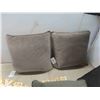 Image 2 : 5 New Toss Pillows, 2 King Size Pillows, Shams, King 