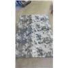Image 1 : 5x7 Grey area rug fur grey and white