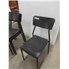 Image 2 : 4 Stacking Chairs 
