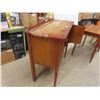 Image 8 : 6pce Kitchen Set: Buffet 37'' x 42'' x 18'' , Drop Leaf Table 