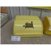 Image 2 : 2 Vintage Bread Boxes Plastic Maybe 60s or 70s 