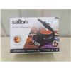 Image 2 : Salton Rotating Double Belgium Waffle Maker - New or Store 