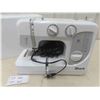 Image 2 : Shark Portable Sewing Machine 