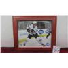 Image 1 : Signed Framed Jonathan Toews 8'' x 10'' Photo 
