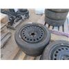 Image 3 : (4) 225/45Z R17 Tires & Rims 