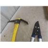 Image 2 : Pick with Fiberglass Handle, Pruner 