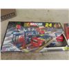 Image 2 : Nascar 24 Mega Blocks Official Jeff Gordon Set, Sealed Model 