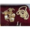 Image 2 : Fashion Jewelry: Beads, Earrings, Watches and more 